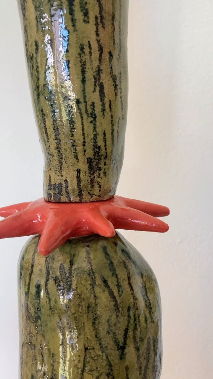New work by @jenniwardart getting unloaded from the kiln, assembled and installed in the sculpture garden today!
#whereartandnaturemeet #inspiredbynature